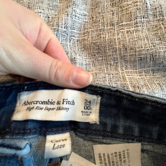 *SOLD* Abercrombie & Fitch Skinny Jean - Picture 3 of 3